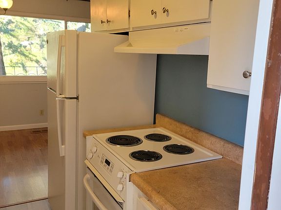 5th image of 2050 Ascot Dr #2