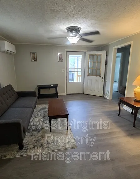 242 Riffe St — Photo 3