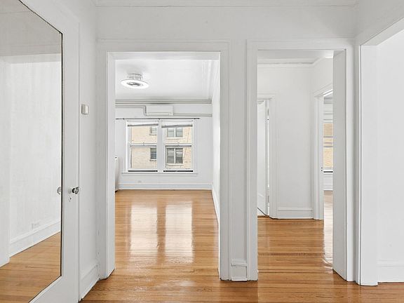 3rd image of 848 Hinman Ave APT 3