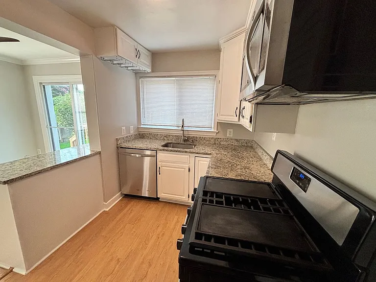2705 Fort Dr — Photo 11