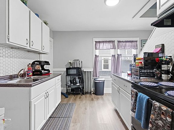 3rd image of 117-119 Groveland St