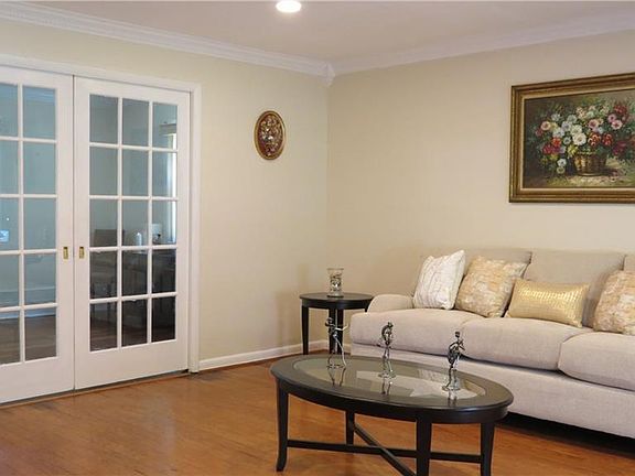 5th image of 1485 Thomas Ave