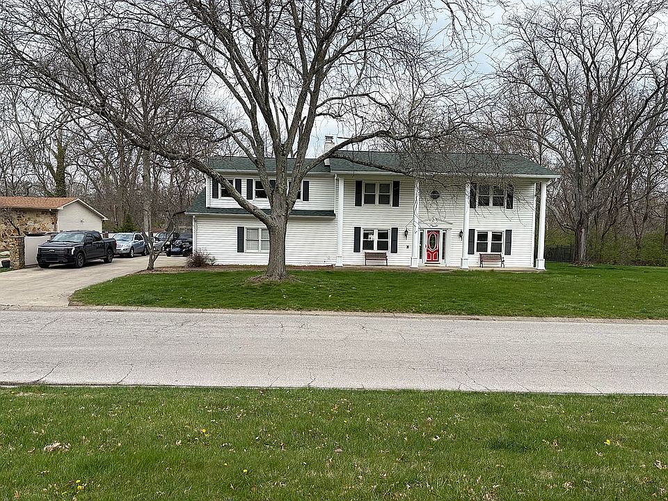 1st image of 1000 Leisure Ln