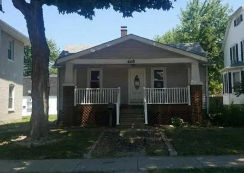 605 Broadway photo 1
