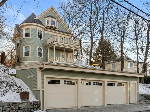 157 Bigelow St, Brighton, MA 02135