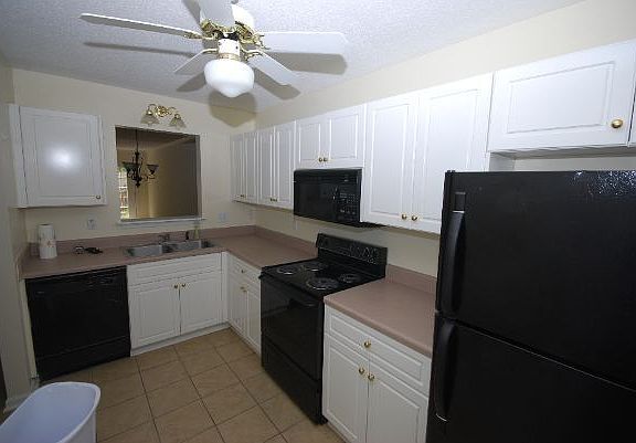 3rd image of 4712 Brookwood Dr