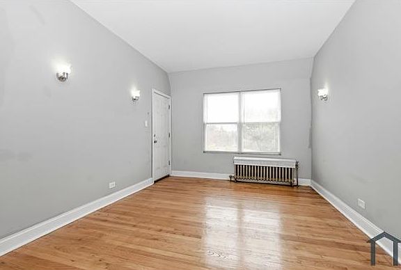 3rd image of 102 Memorial Dr APT 12