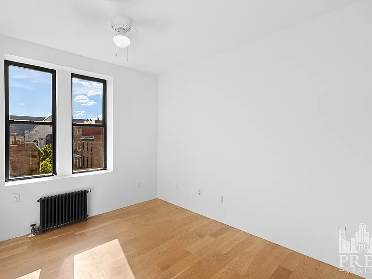 227 Waverly Pl #5B — Photo 2