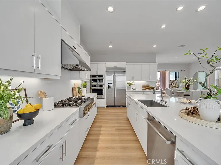 141 Edna Pkwy — Photo 16