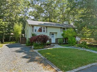 25 Harris Dr, Tiverton, RI 02878