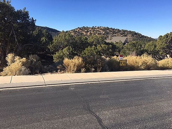 2nd image of 1086 E Smokey Trail Way