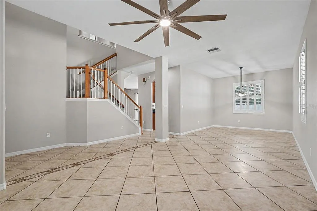 4 bed, 2.5 bath, 2530 sqft, $3,000 — Photo 4