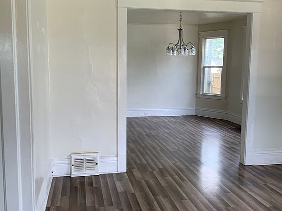 5th image of 208 Maple Ave #210