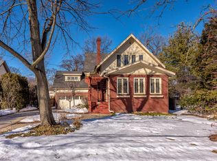 562 Maple St, Glen Ellyn, IL 60137