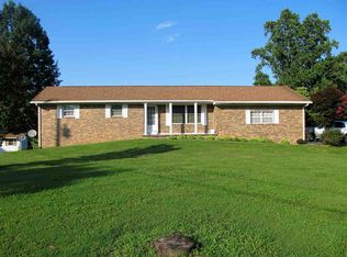 105 Lakeview Dr, Wartburg, TN 37887
