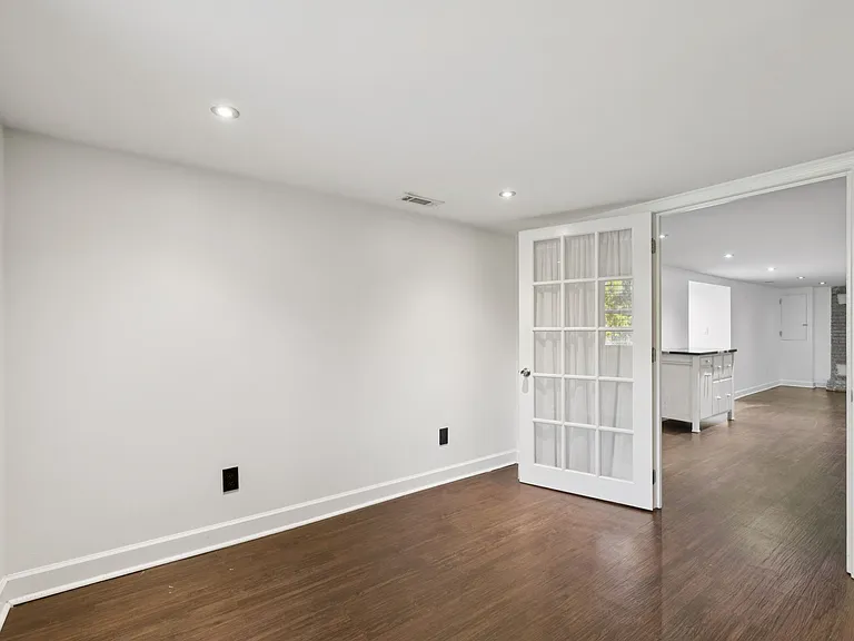589 Highcrest Dr — Photo 20
