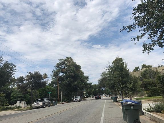 5th image of 625-627 S Los Robles Ave
