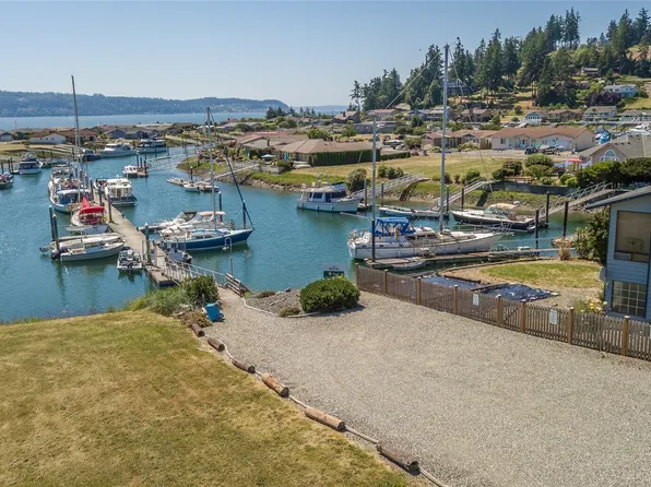 2271 Mariner Beach Drive, Oak Harbor, WA 98277