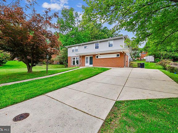 4th image of 11518 Charlton Dr