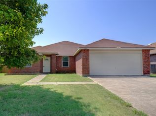 2005 W Grove Ln, Grand Prairie, TX 75052