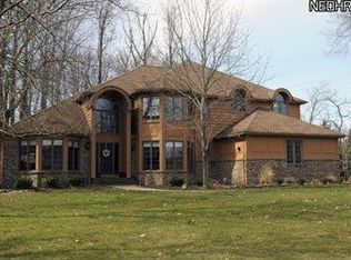 4554 Woodbridge Ln, Brecksville, OH 44141
