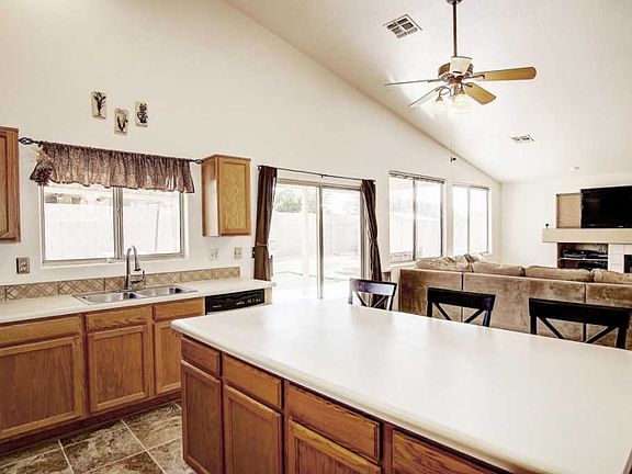 4th image of 8234 N Pink Pearl Way