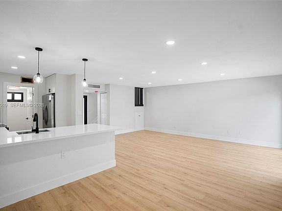 5th image of 28015 SW 143rd Ct
