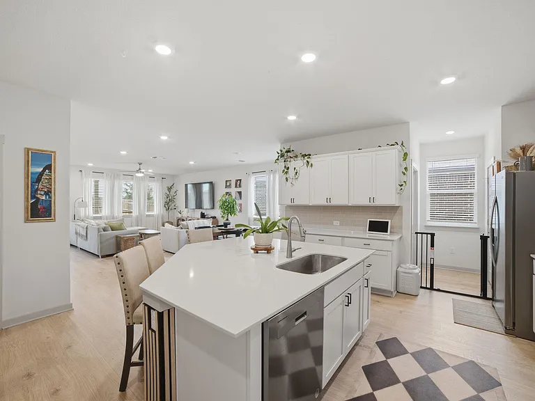 3608 Overlord Ln — Photo 12