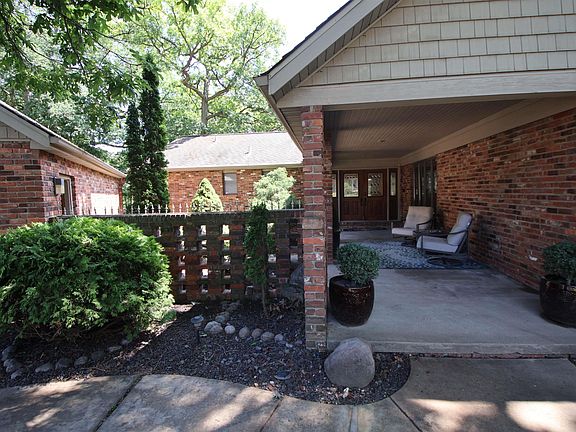 3rd image of 11014 N Tall Oaks Ln