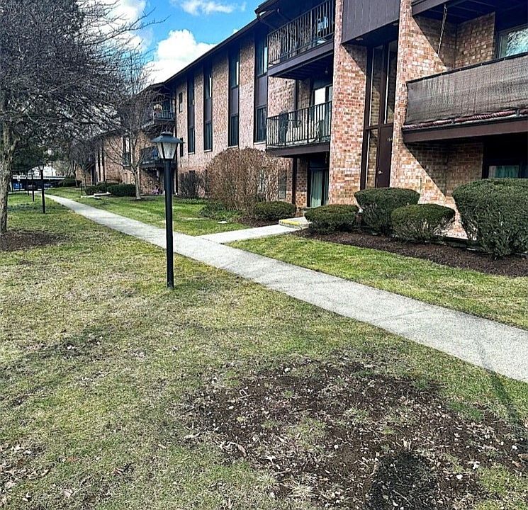 1st image of 16460 Heather Ln