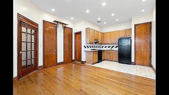 1st image of 619 6th Ave #1D