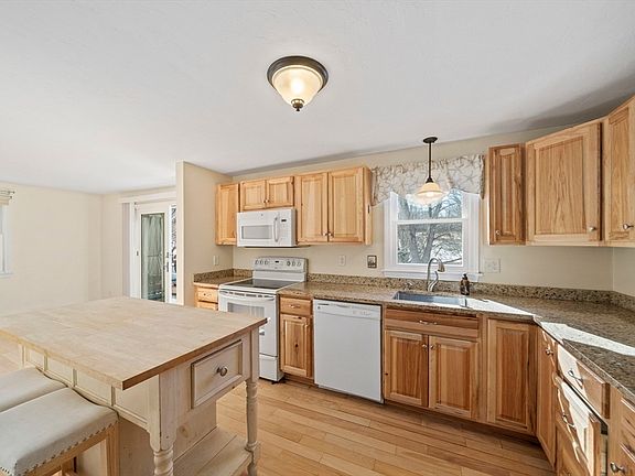 4th image of 57 Stafford St #C