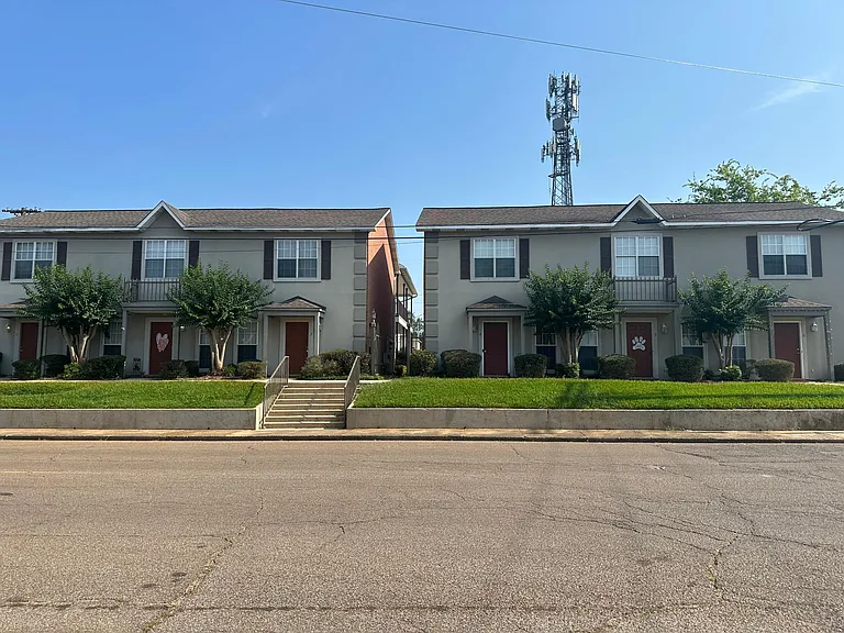 313 E Lampkin St #8 — Photo 4