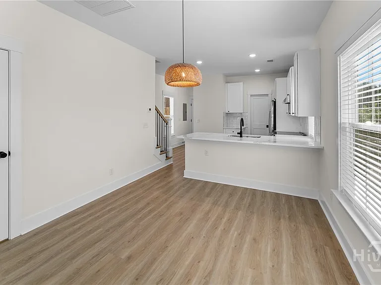 1203 E Bolton St — Photo 11