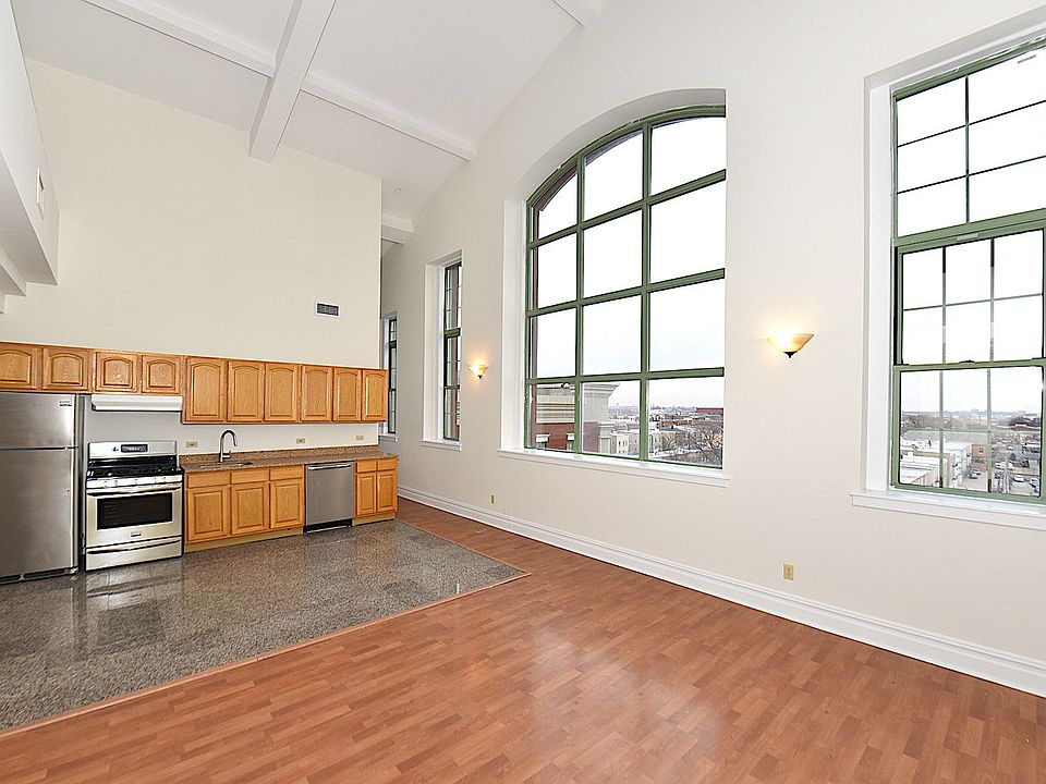 1st image of 4502 Ditmars Blvd