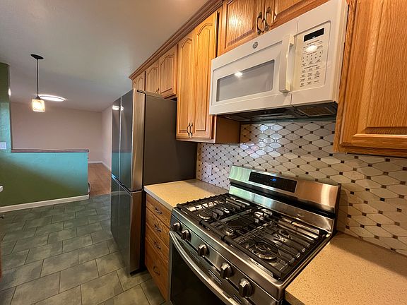2nd image of 4058 Lambert Rd