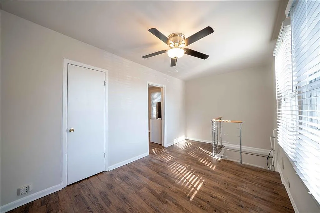 2 bed, 2.0 bath, 980 sqft, $1,600 — Photo 3