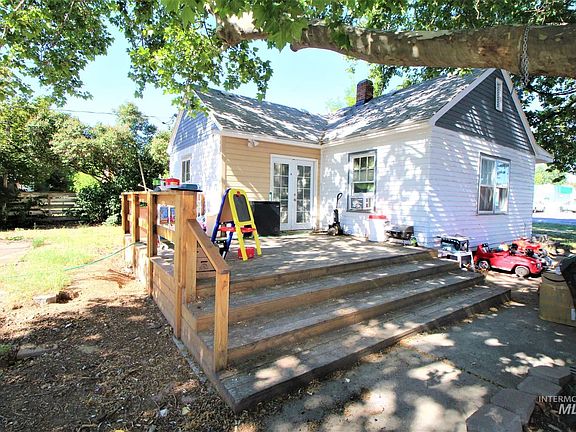2nd image of 1855 N Washington Ave