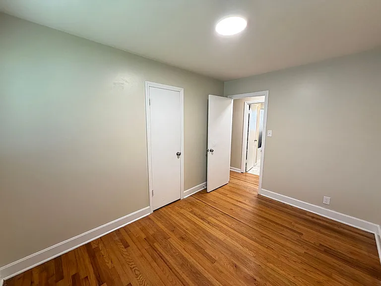 1331 Elm St — Photo 8
