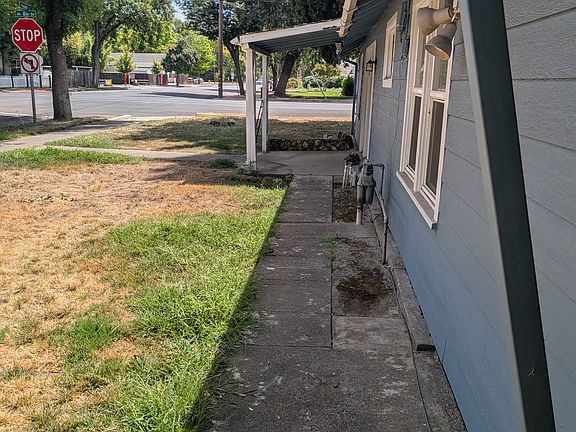 2nd image of 724 Hazel St