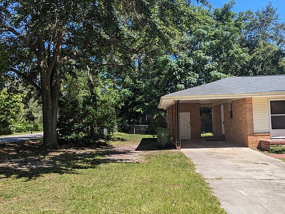 3rd image of 1834 Fairlamb Ave