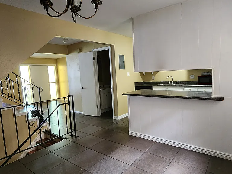 188 Paris Cir — Photo 7