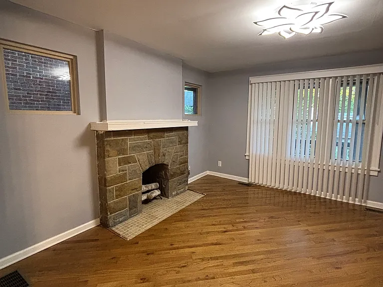 1204 Fallowfield Ave — Photo 9