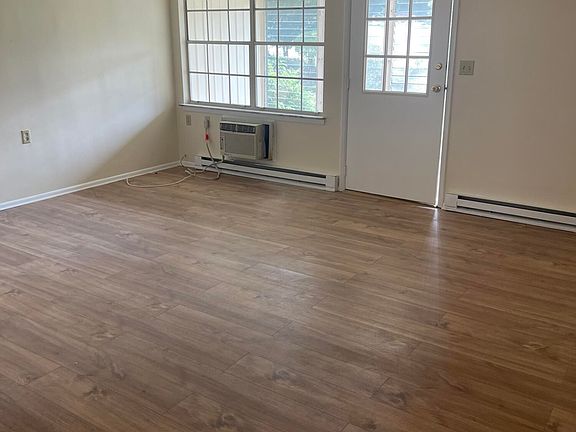 5th image of 551C Sheffield Court