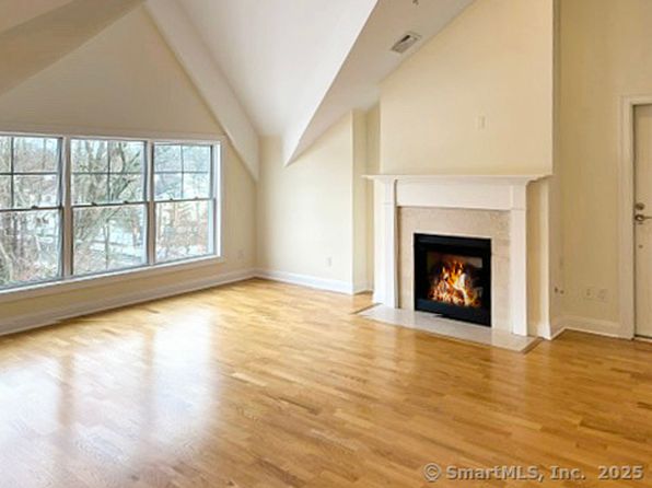 16 Hayestown Rd #A403, Danbury, CT 06811