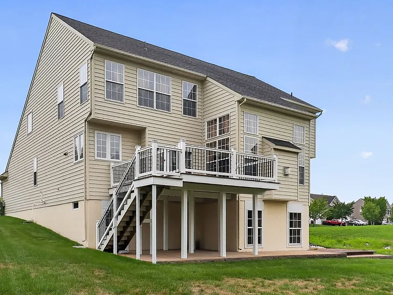 110 Plymouth Pl — Photo 3