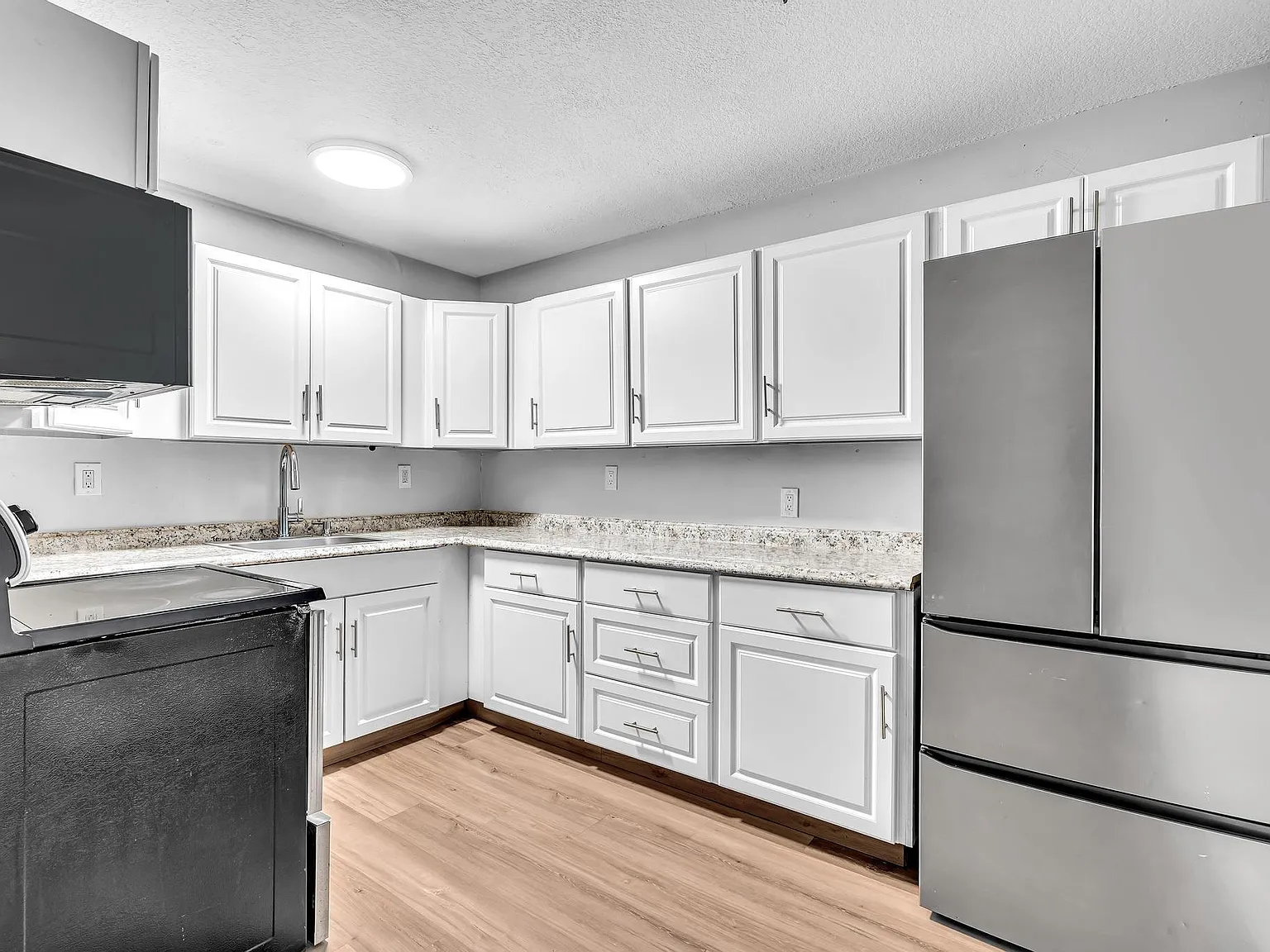 2 bed, 1.0 bath, 850 sqft, $2,000 — Photo 3