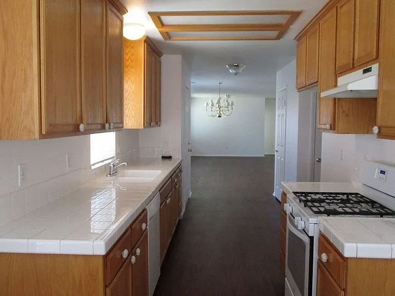 11561 Park Ln — Photo 3