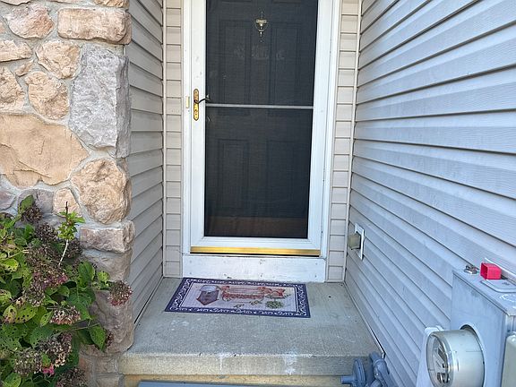 2nd image of 204 Beckington Ct