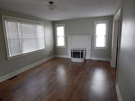 2nd image of 309 Parkwood Dr